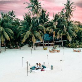 Descoperiti unicitatea unei vacante la Raffles Maldives