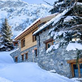 Vacanță de relaxare și schi de top în Val d’Isere la Chalet Blackcomb